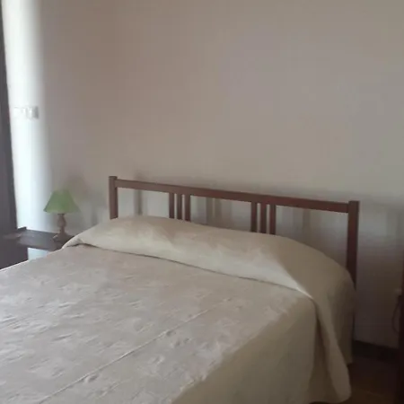 別荘 Azores, Faial , Horta, Vacation Front Home, First & Second Floor For Rent Separately