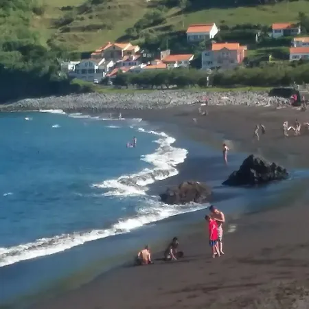 Nyaraló Azores, Faial , Horta, Vacation Front Home, First & Second Floor For Rent Separately Abegoaria