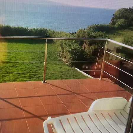 Azores, Faial , Horta, Vacation Front Home, First & Second Floor For Rent Separately 度假居 Abegoaria