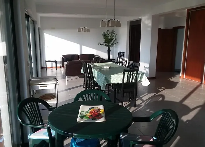 Azores, Faial , Horta, Vacation Front Home, First & Second Floor For Rent Separately 度假居 Abegoaria