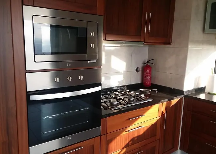 Azores, Faial , Horta, Vacation Front Home, First & Second Floor For Rent Separately 度假居