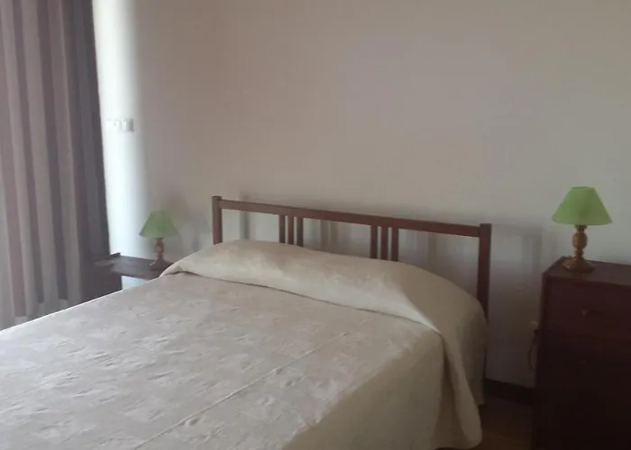 度假居 Azores, Faial , Horta, Vacation Front Home, First & Second Floor For Rent Separately