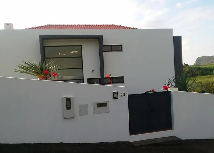 Azores, Faial , Horta, Vacation Front Home, First & Second Floor For Rent Separately 度假居 *