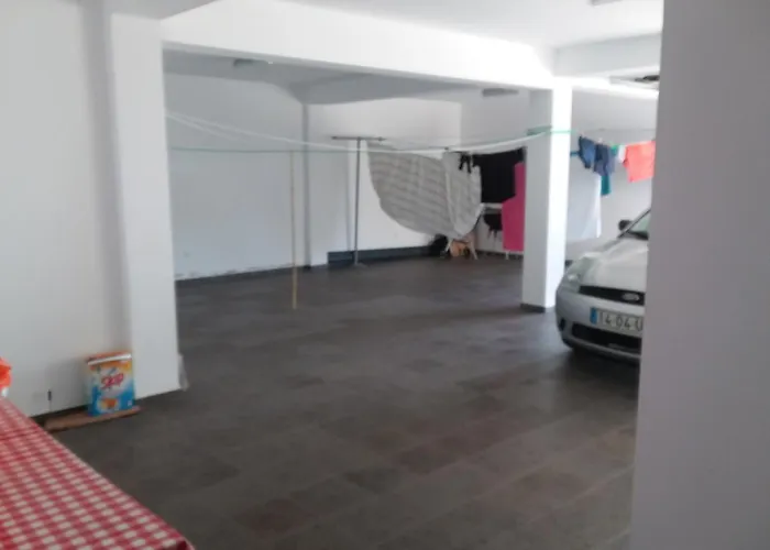 Azores, Faial , Horta, Vacation Front Home, First & Second Floor For Rent Separately 度假居 Abegoaria